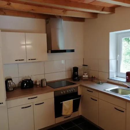 Gemuetliches Ferienhaus In Der Stadt Mit Terrasse Hébergement de vacances *