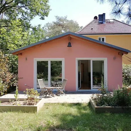 Gemuetliches Ferienhaus In Der Stadt Mit Terrasse Potsdam
